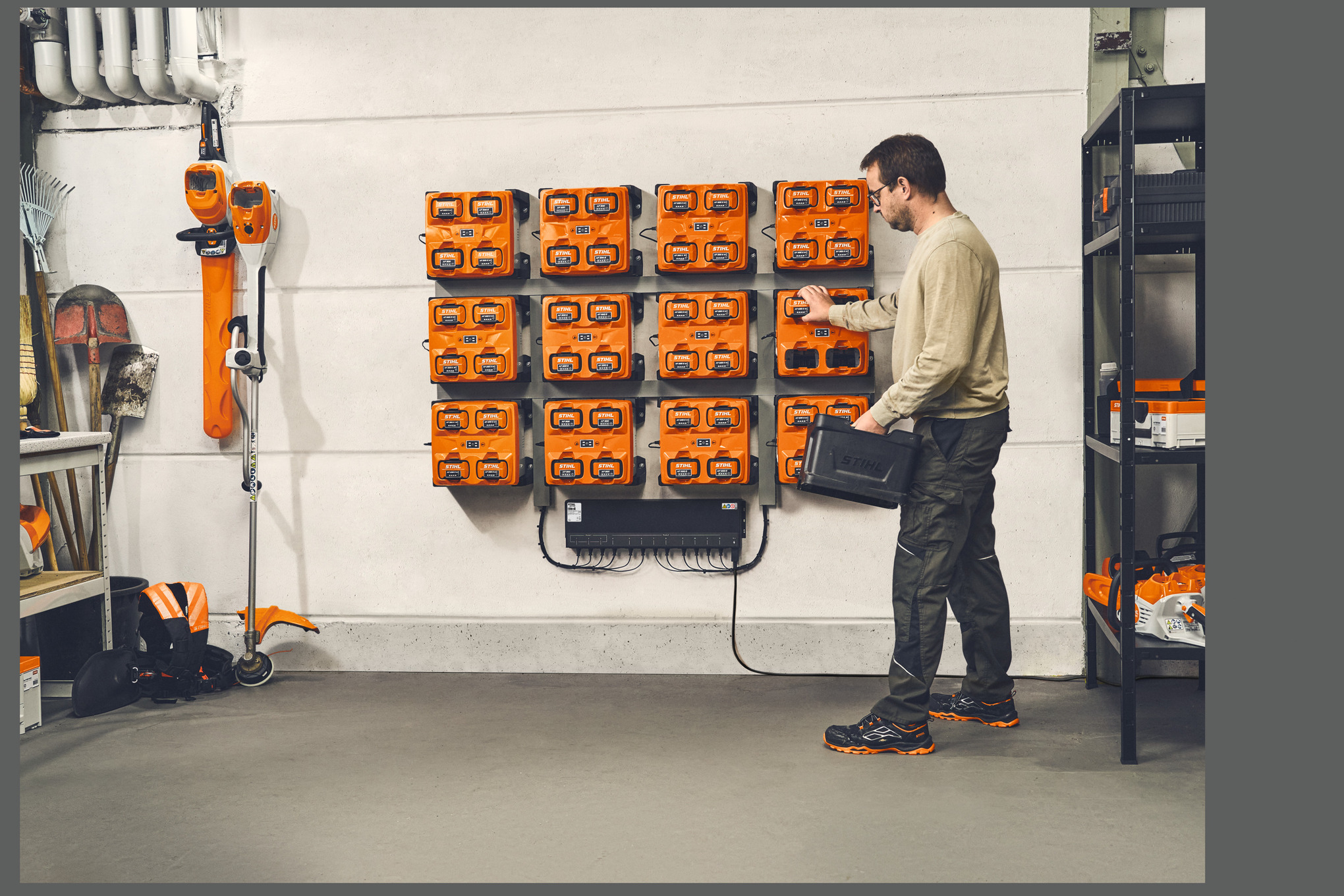 AL 301-4 - High-Speed Charger