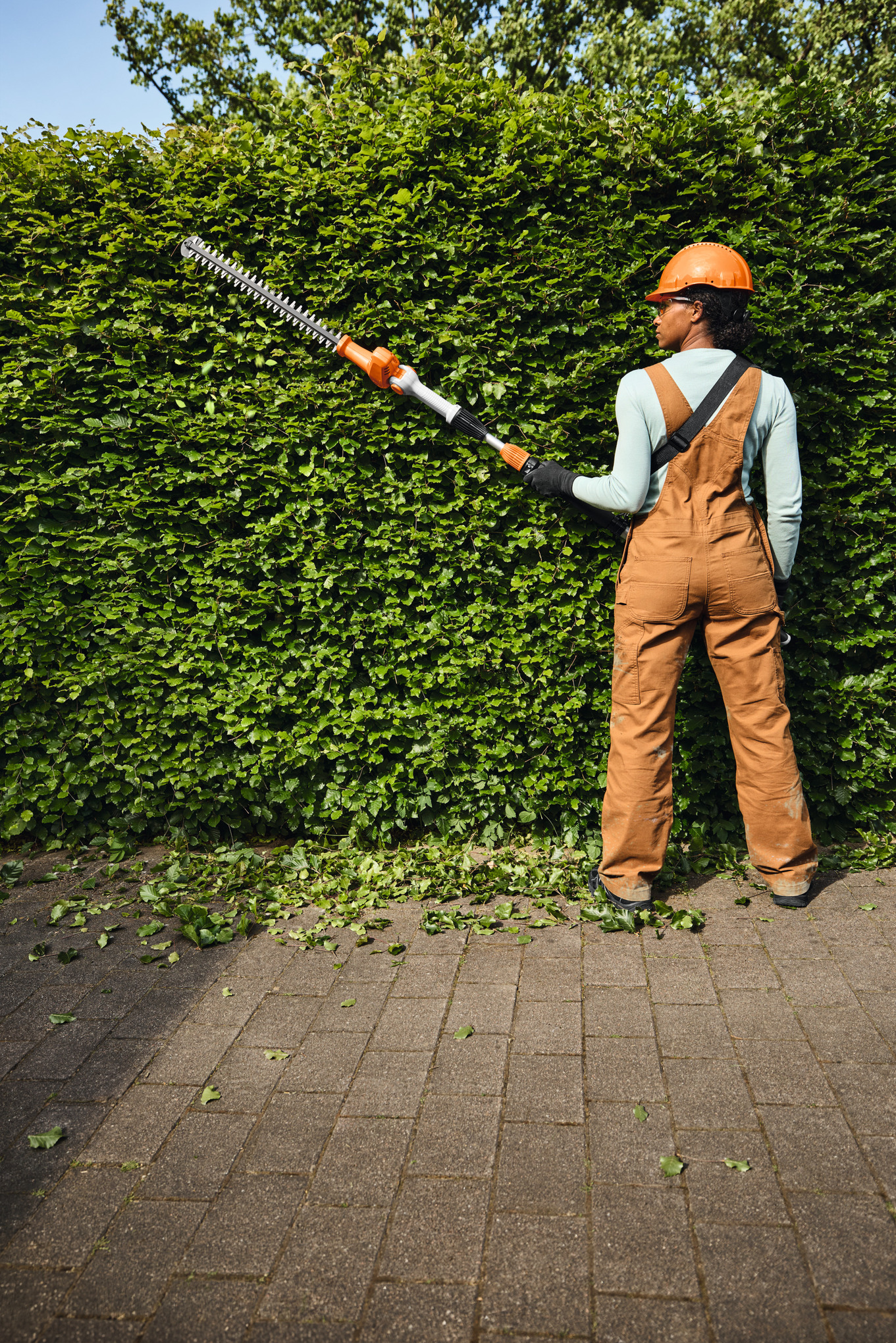 HLA 40 Battery Long-reach Hedge Trimmer Skin only