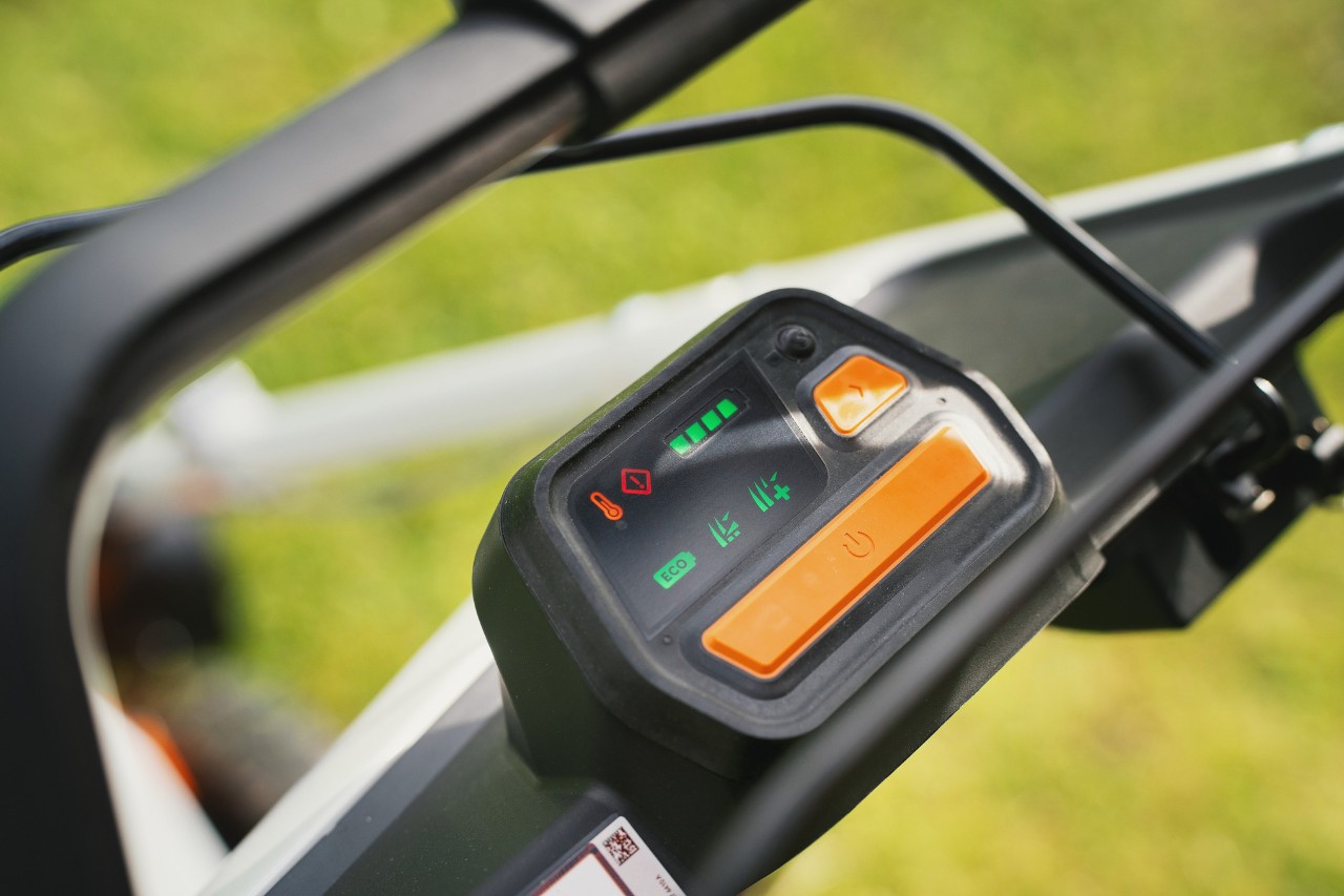 Close-up of the display of the mono-comfort handlebar
