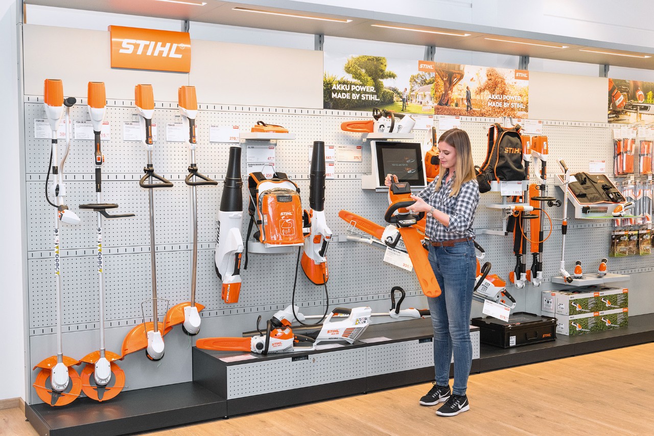 While good advice is essential when buying a garden power tool, you can’t always be sure a particular item is right for you until you try it out. That’s why you can trial selected STIHL power tools free of charge and with no obligation at a participating dealer near you. Your dealer will be happy to offer advice, and support you with practical pointers on how to use the tool.