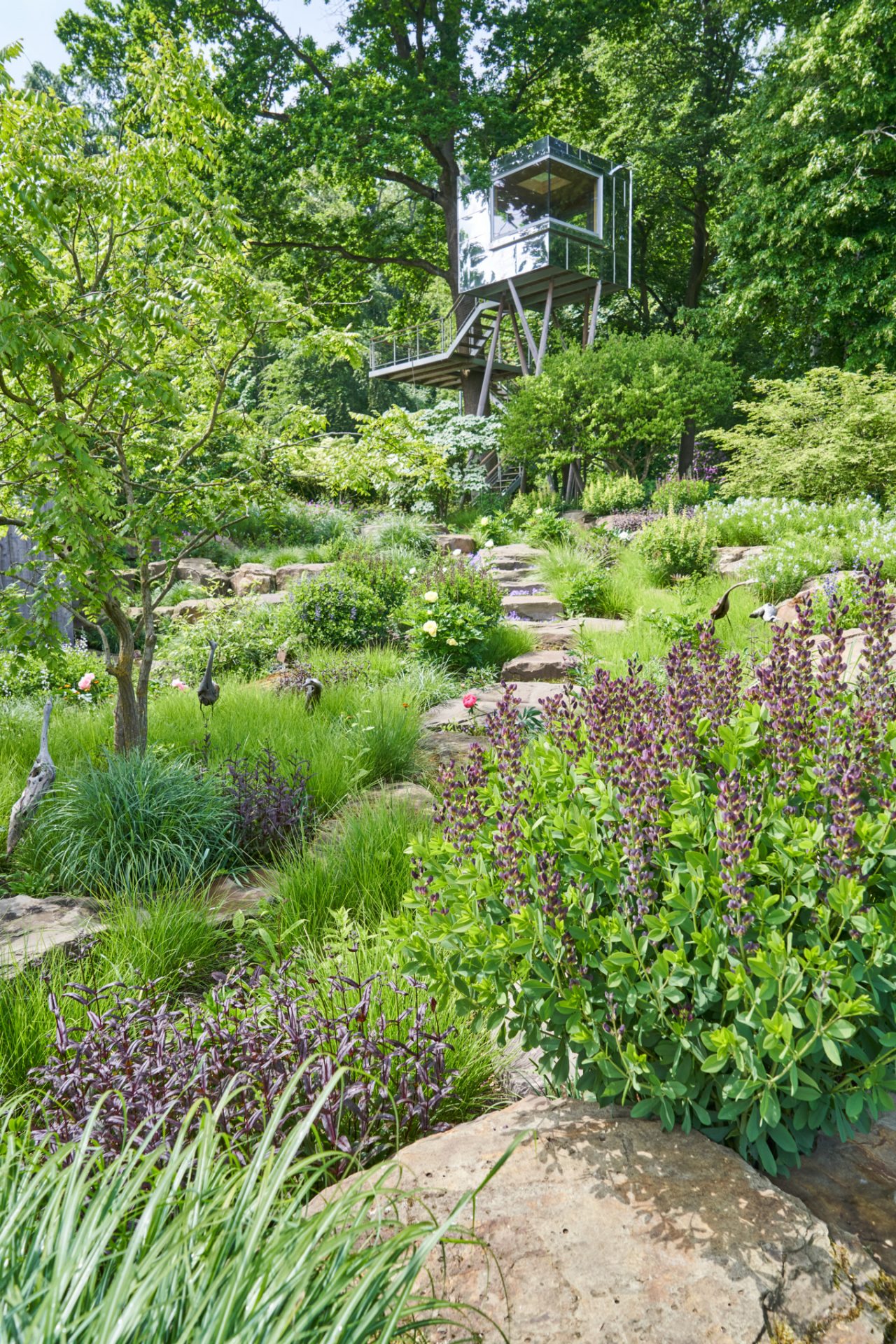 Sloping garden with man-made viewpoint