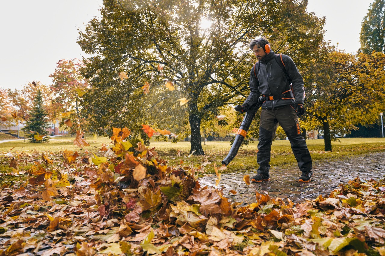 BGA 300 Battery Backpack Blower