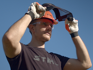 Chainsaw safety tips - personal protective equipment