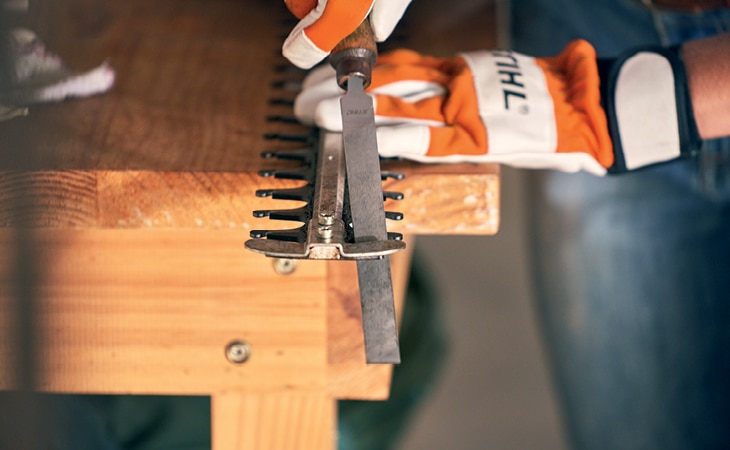 sharpen hedge trimmers